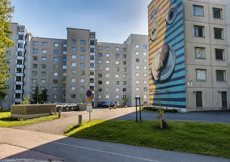J&B:n parvekepintojen maalaus- ja pinnoitustyö, HEKA Kontulankaari 11, Helsinki