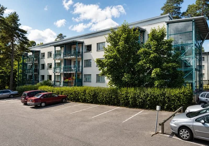 J&B:n ulkomaalauskohde Lukkarinmäki 1, Kirkkonummi
