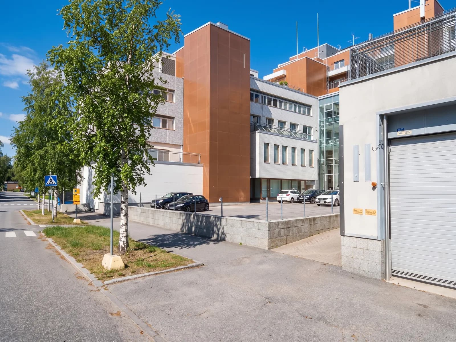 Academic Works -toimitilakiinteistö Espoossa, jonka 2.–3. kerroksen tasoitus- ja maalaustyöt J&B teki
